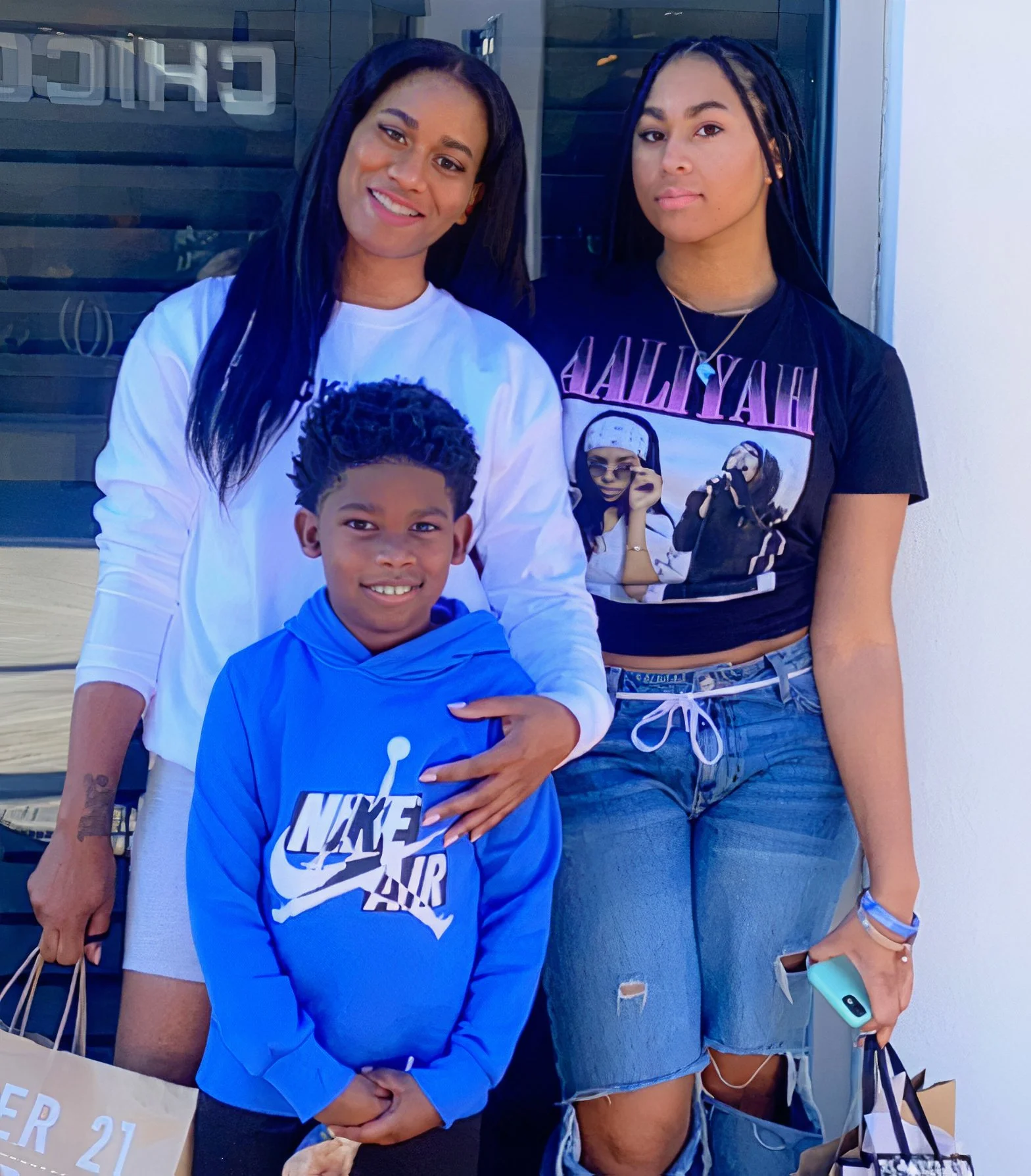 Matching nike outfits 2025 for mother and daughter